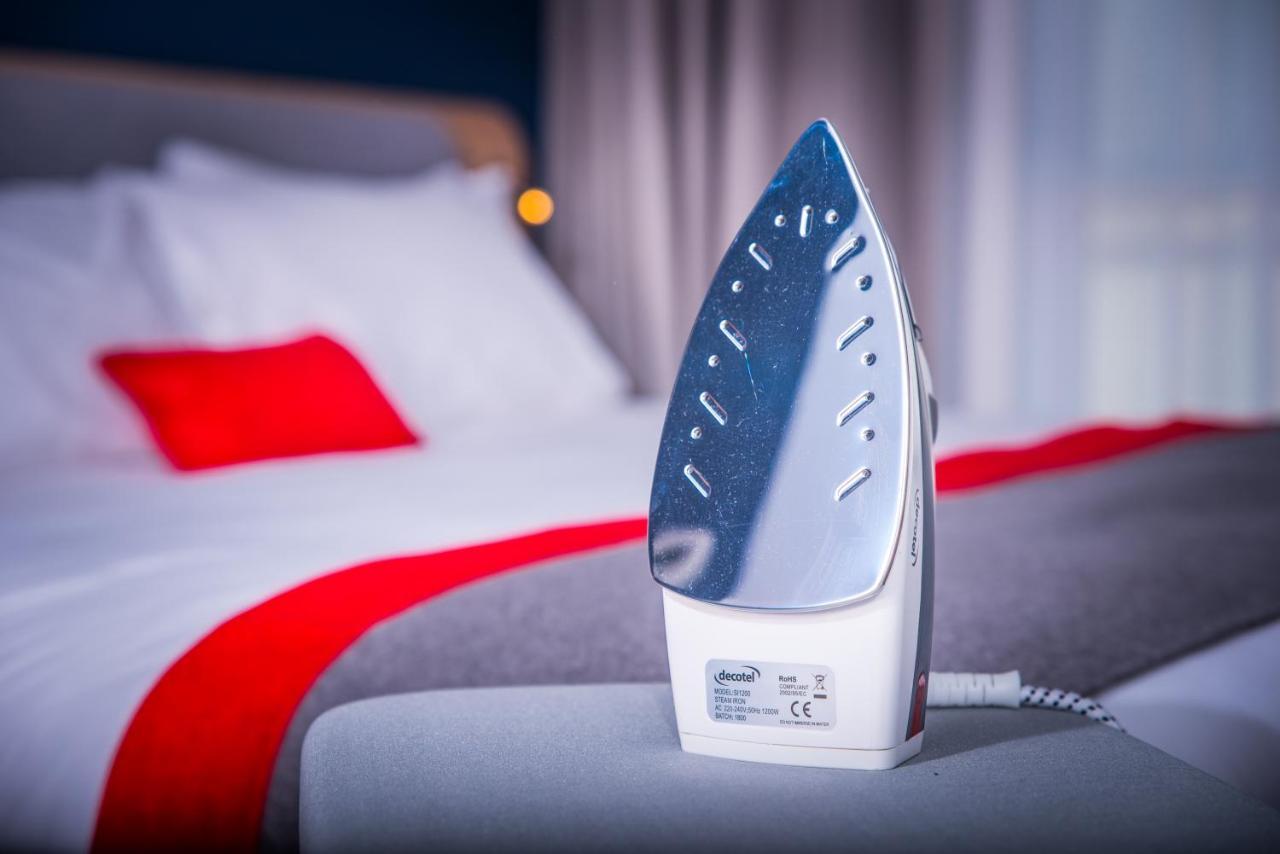 Express London Airport By Ihg Hotel 3*