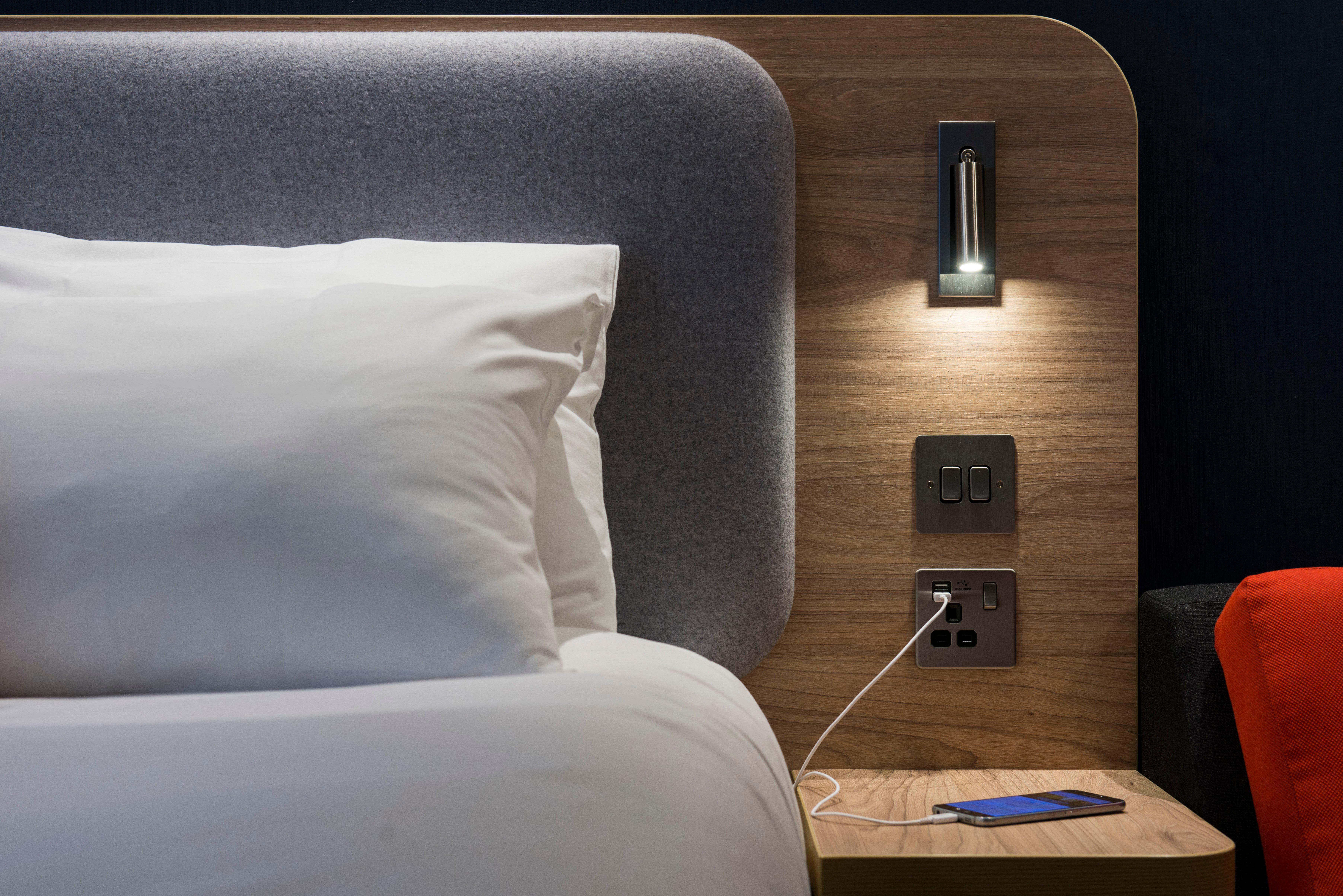 Hotel Express London Airport By Ihg