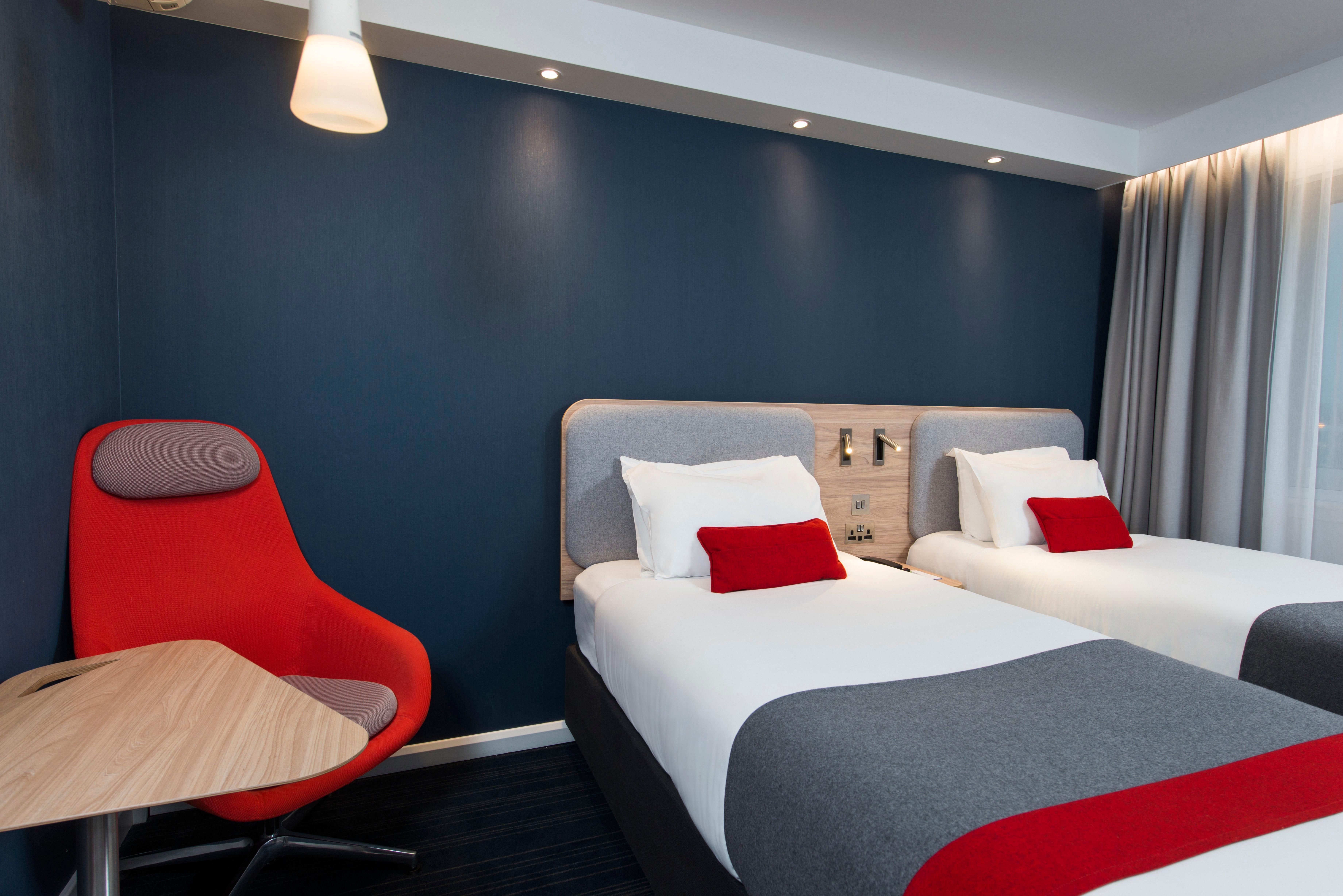 Hotel Express London Airport By Ihg