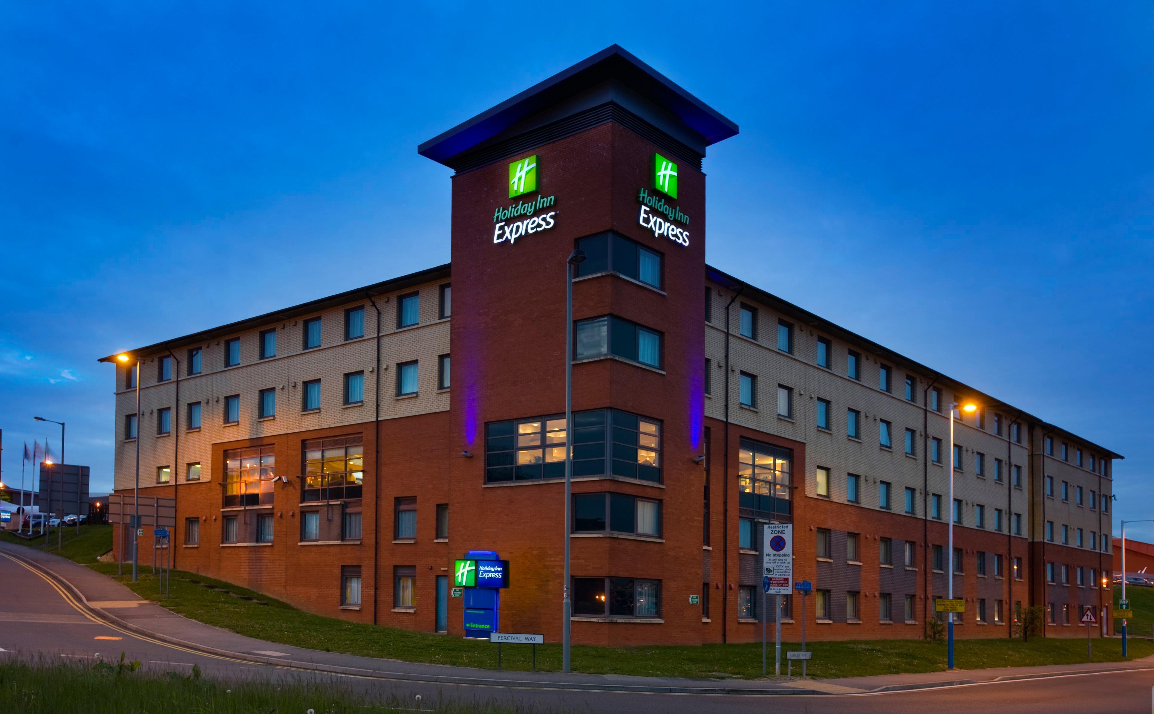 Express London Airport By Ihg Hotel 3*