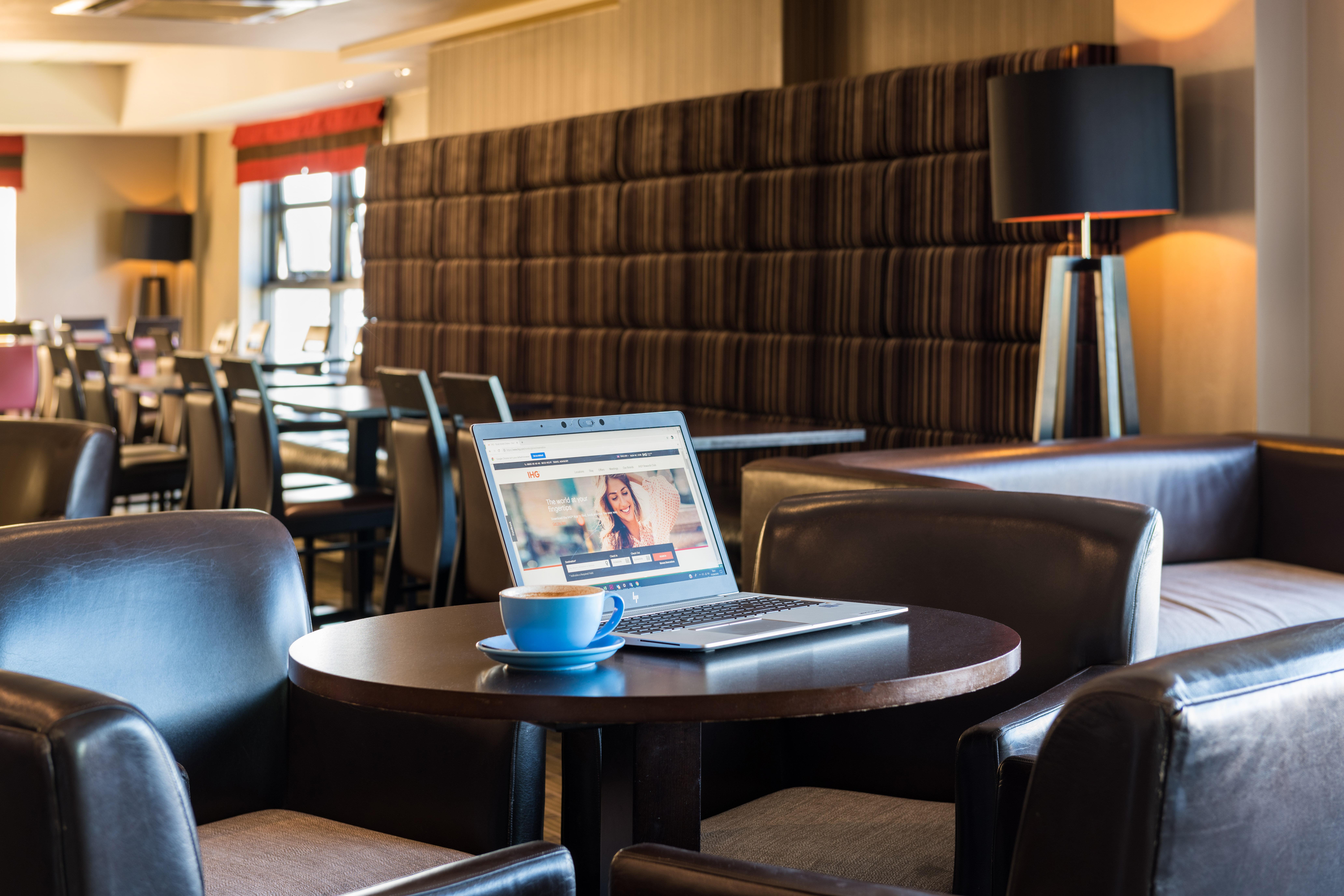 Express London Airport By Ihg Hotel 3*