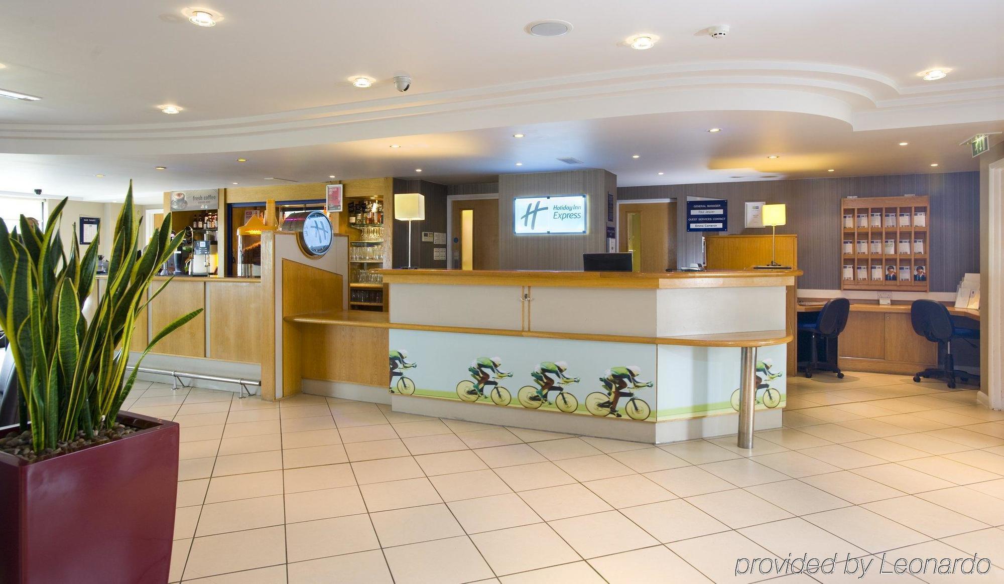 Hotel Express London Airport By Ihg
