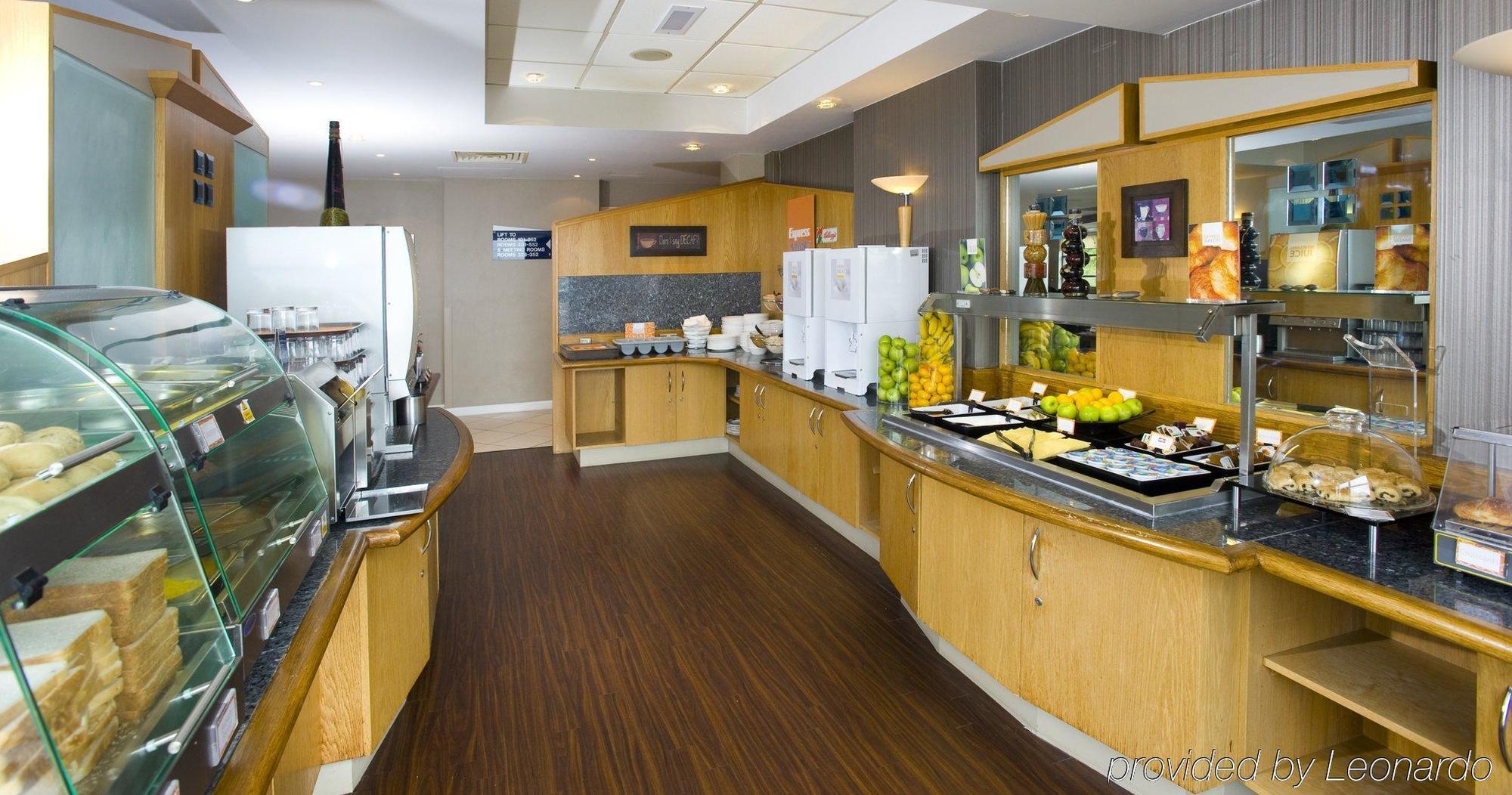 Express London Airport By Ihg Hotel