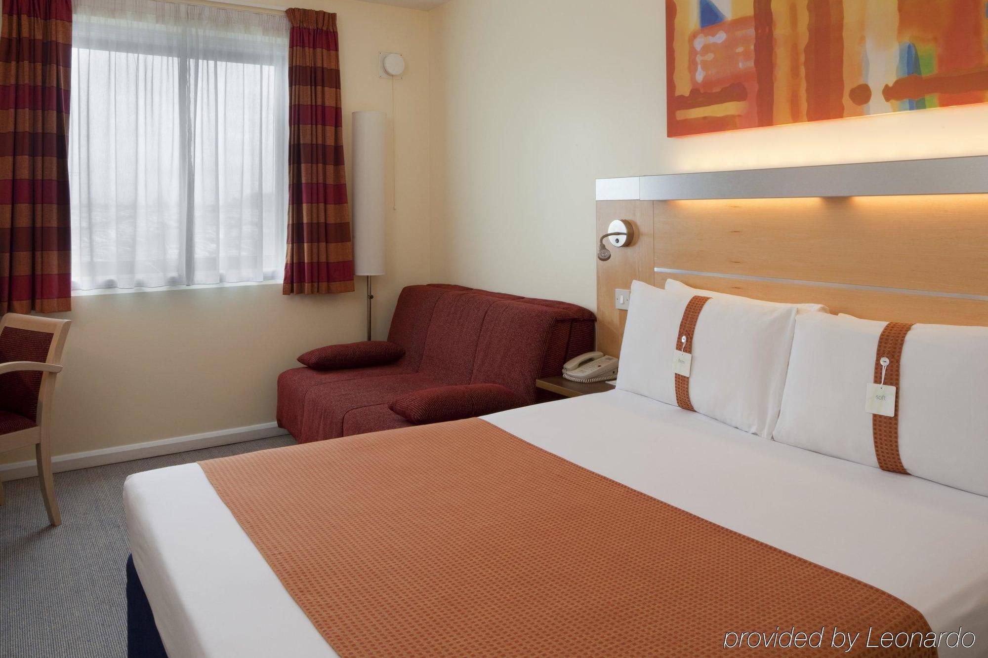 Express London Airport By Ihg Hotel 3*