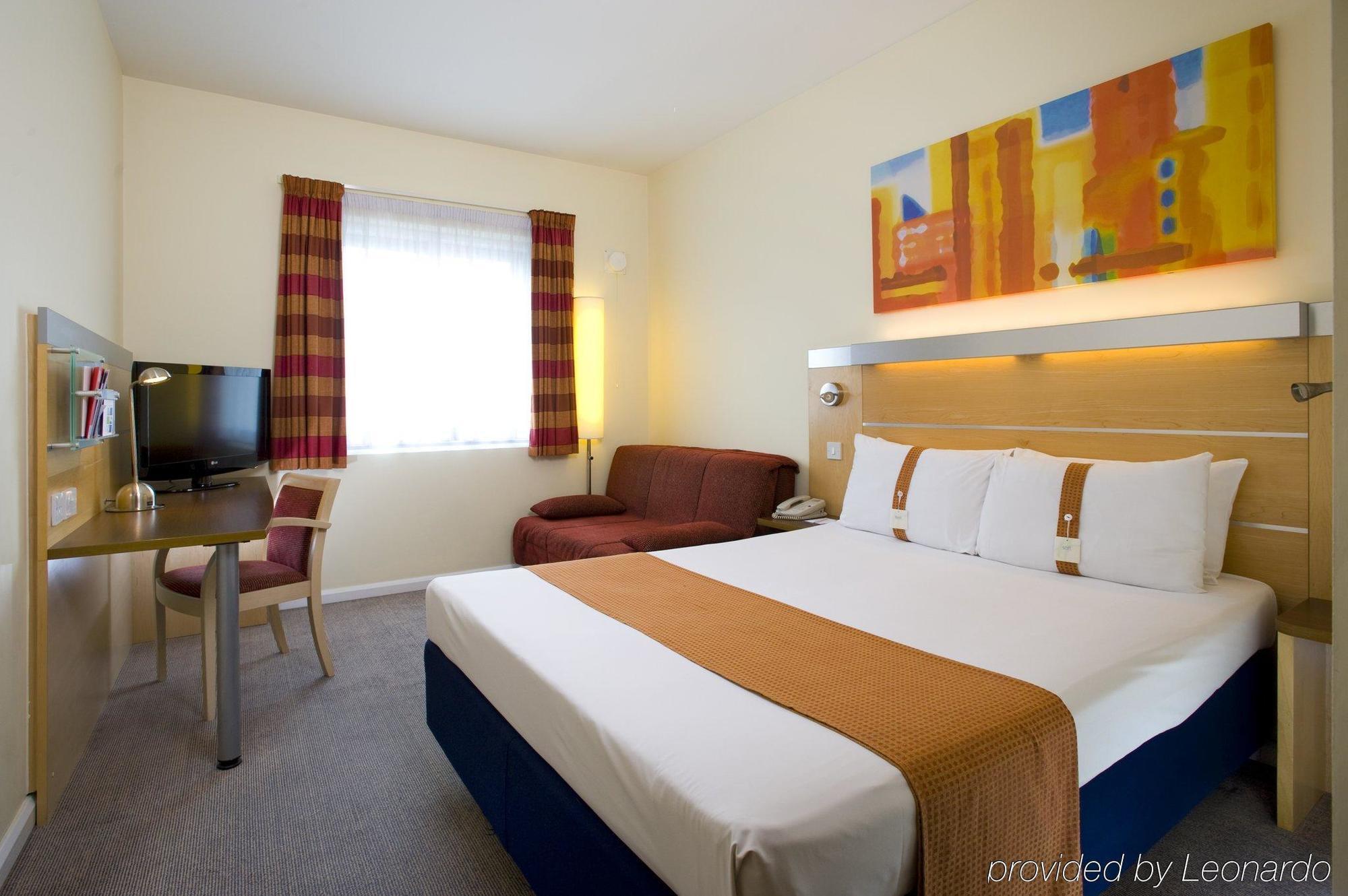Express London Airport By Ihg Hotel
