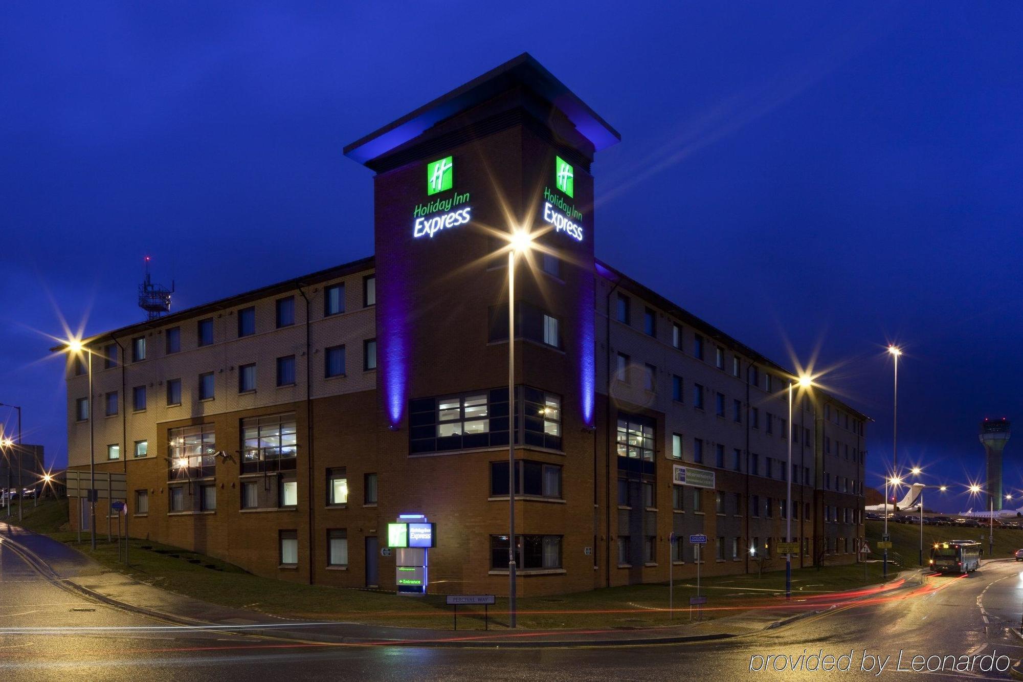 Hotel Express London Airport By Ihg 3*
