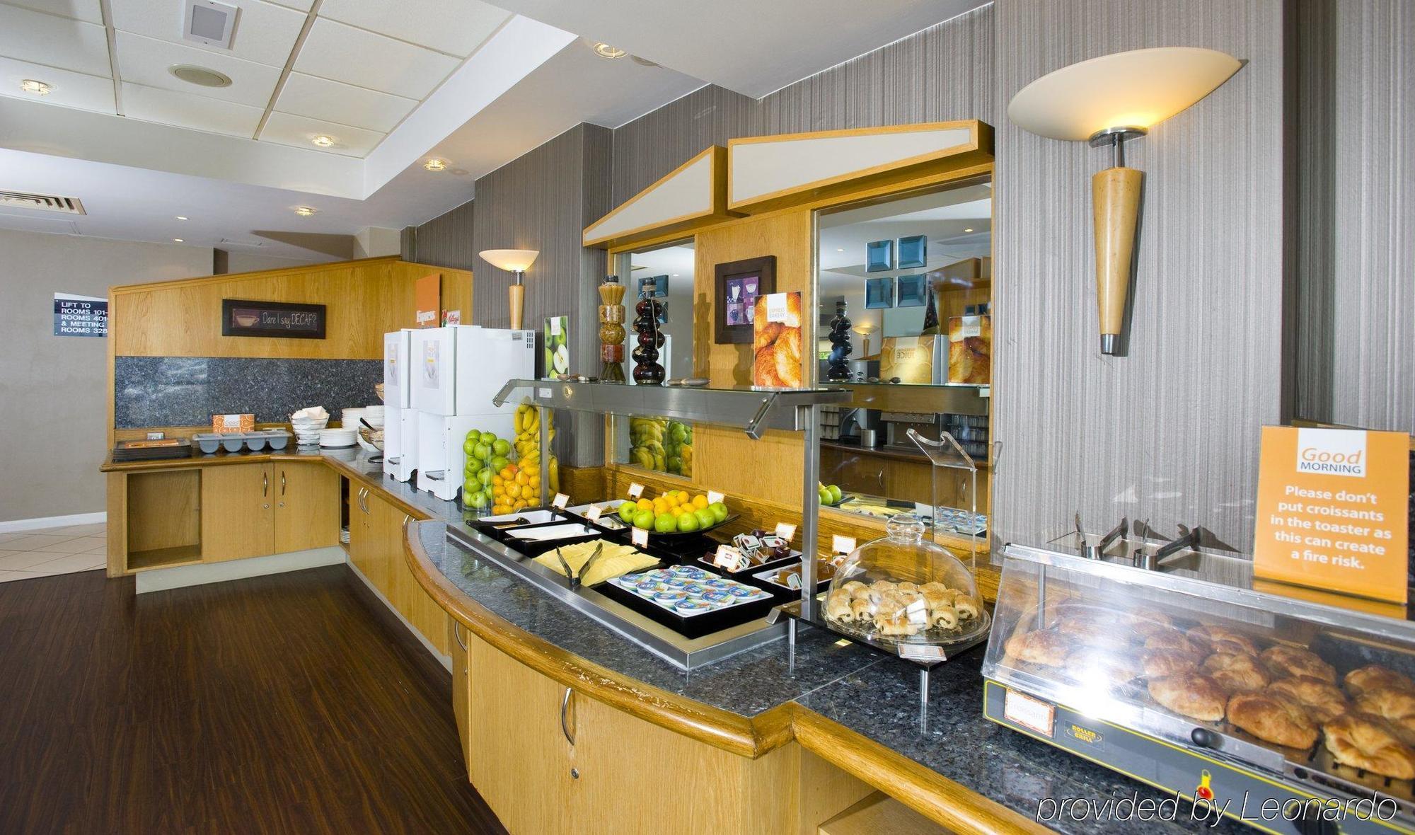 Express London Airport By Ihg