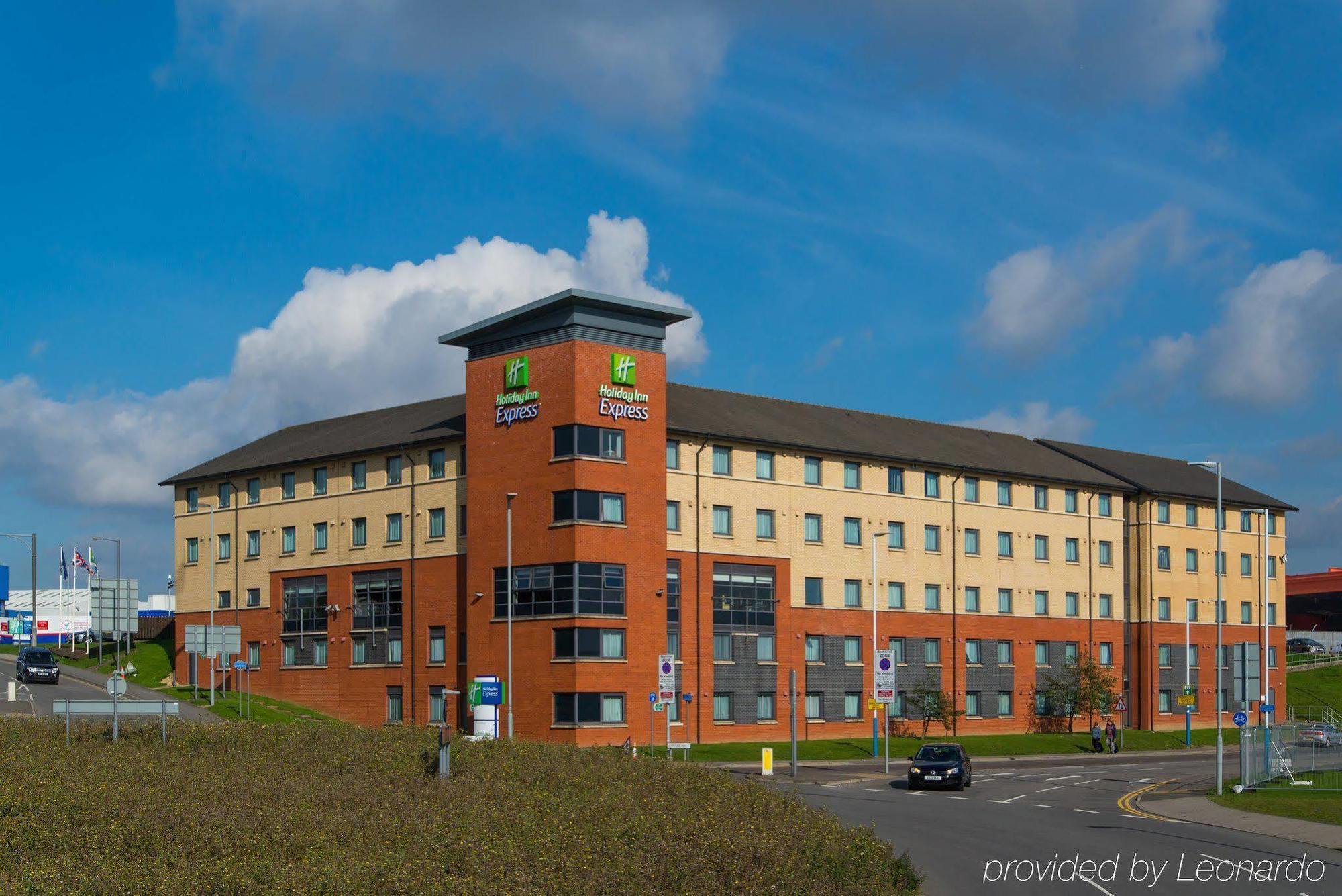 Express London Airport By Ihg Hotel