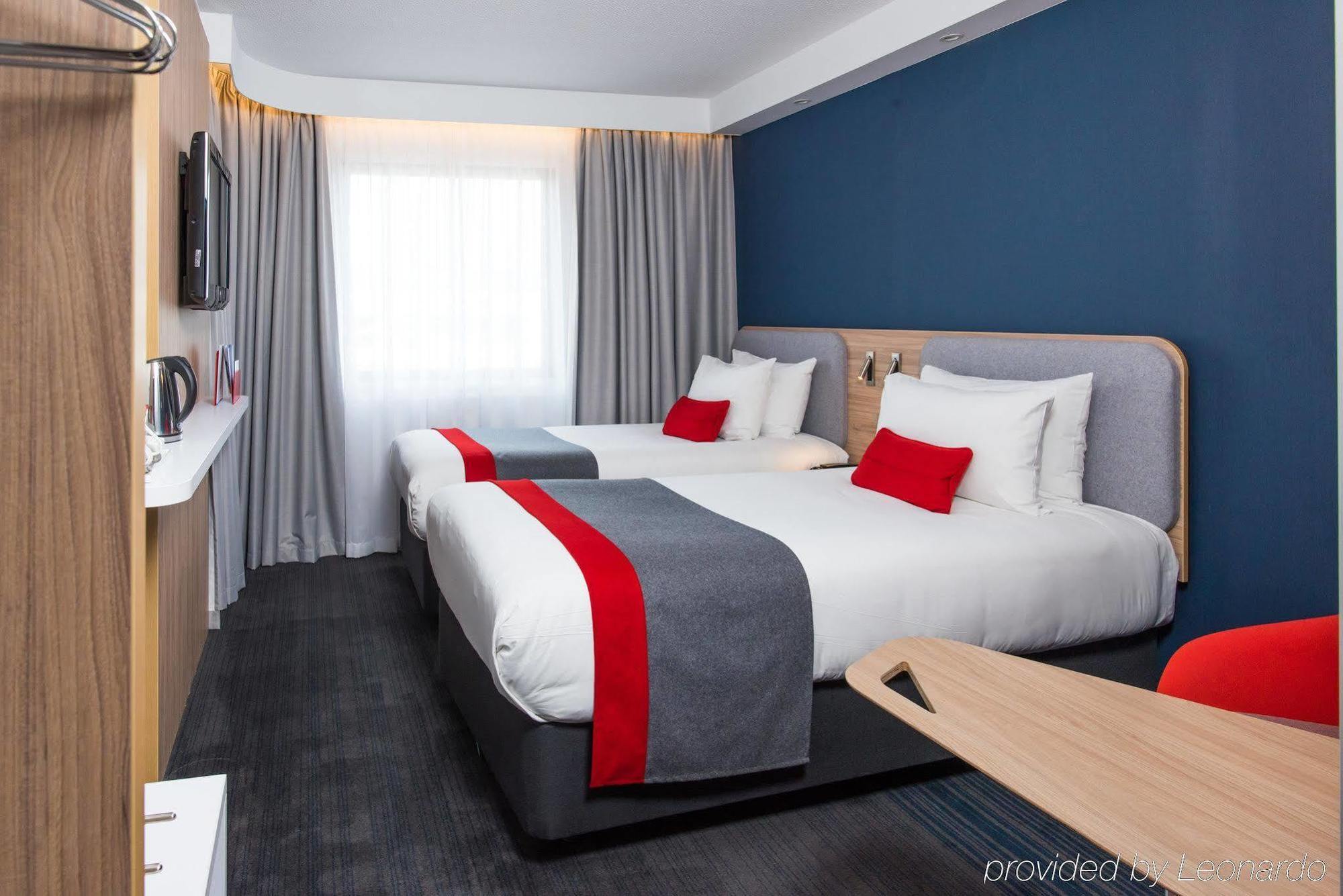 Hotel Express London Airport By Ihg