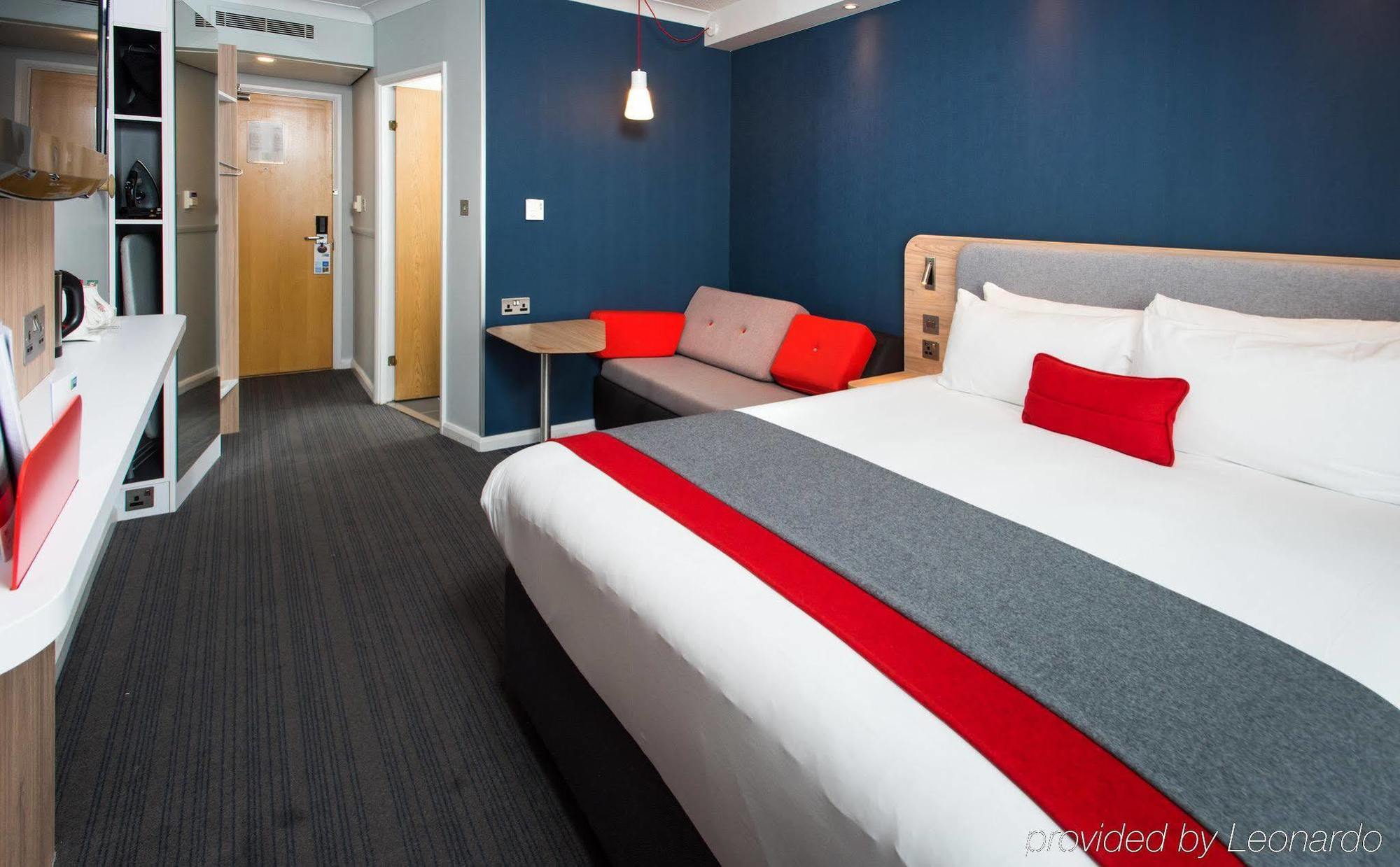 Hotel Express London Airport By Ihg